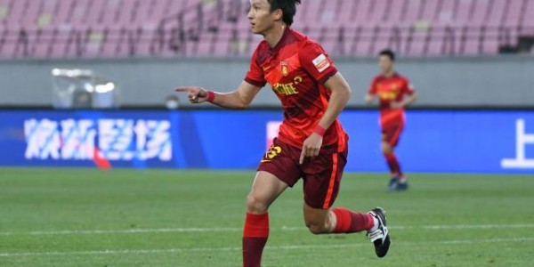 半岛体育官网-平民河北练出两国产核心 助球队冲前三李铁选对人