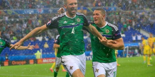 半岛体育APP-欧洲杯第一场雨战来袭?布加勒斯特球场成了游泳池