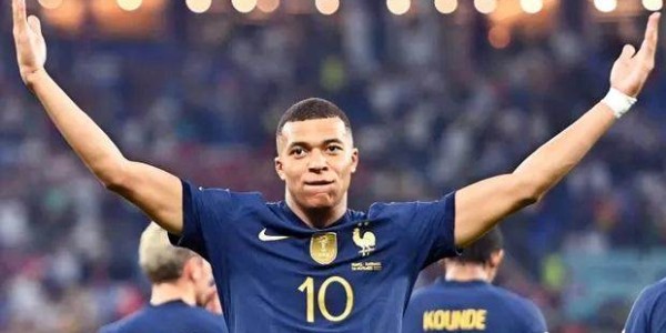 梅开二度踢得更聪明 “无球”姆巴佩谁人能防？